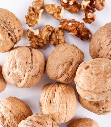 Nueces con Cascara